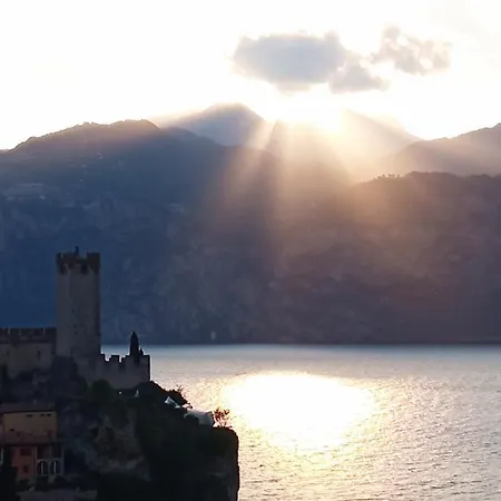 Affittacamere Unique views -Casa di SaskiaCharlotteJunker Malcesine