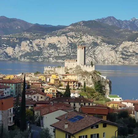 Unique views -Casa di SaskiaCharlotteJunker * Malcesine